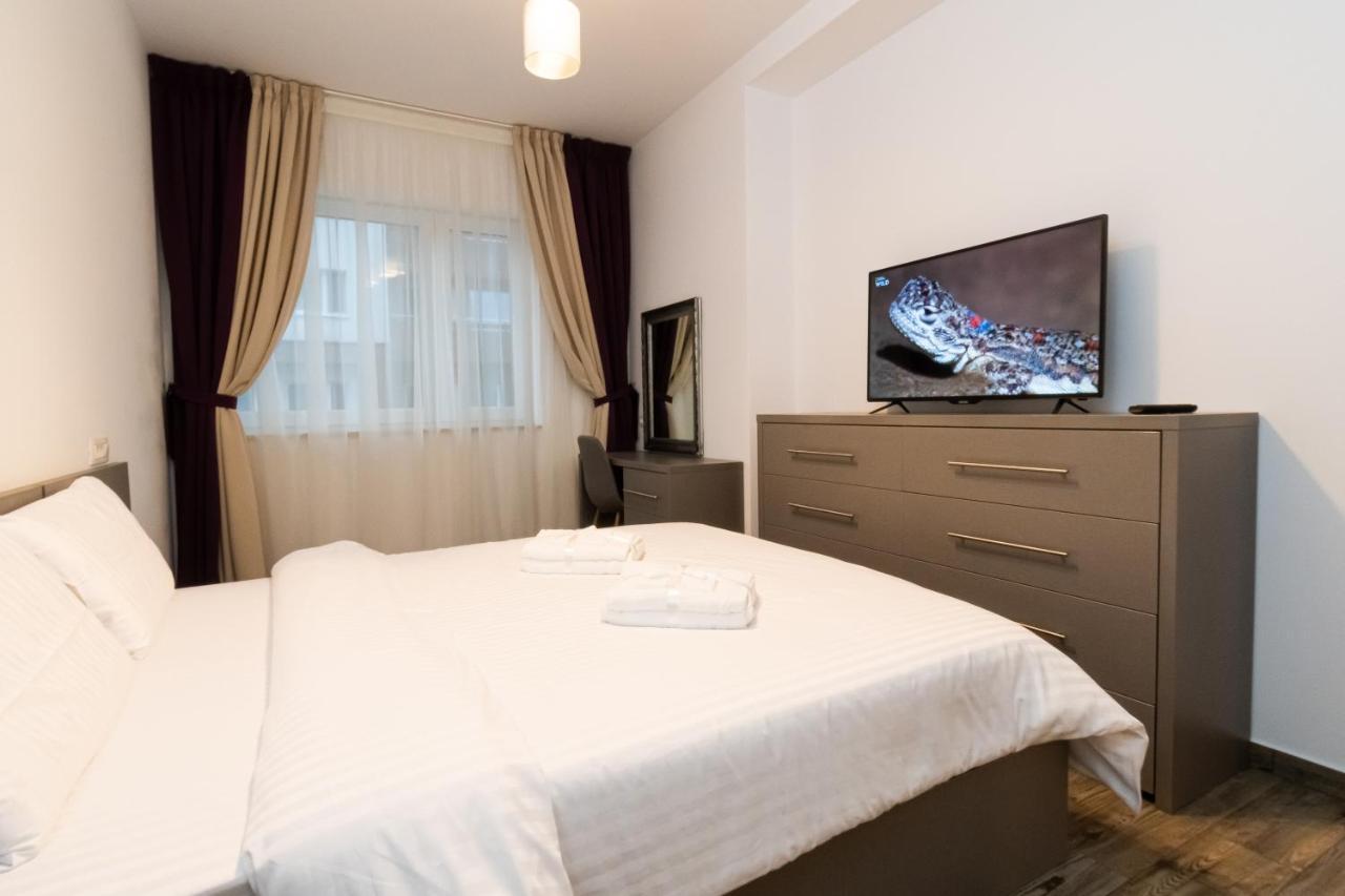Yan Apartment - Near Mall & Free Private Parking Brasov Ngoại thất bức ảnh