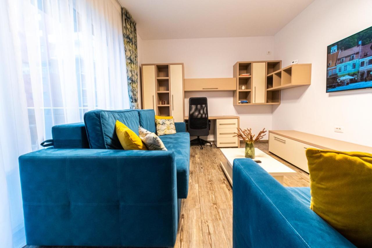 Yan Apartment - Near Mall & Free Private Parking Brasov Ngoại thất bức ảnh